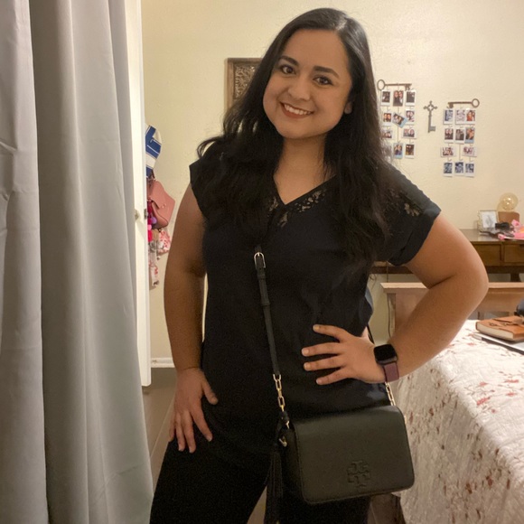 Meet your Posher, Cristina - Picture 1 of 1